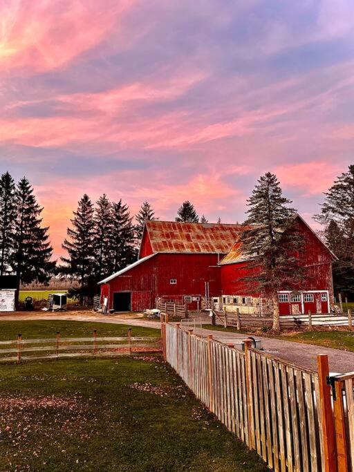 The Barns Of Brighton Near Prince Edward County المظهر الخارجي الصورة
